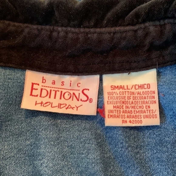 𝅺vintage denim embroidered Christmas button down size small - Picture 6 of 6